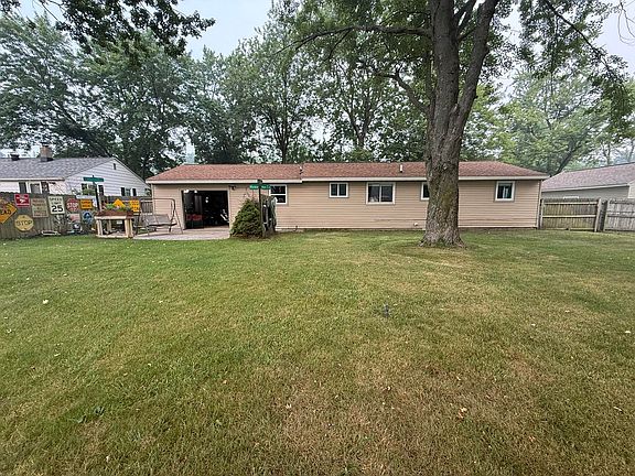 5th image of 3616 S Sheridan Dr