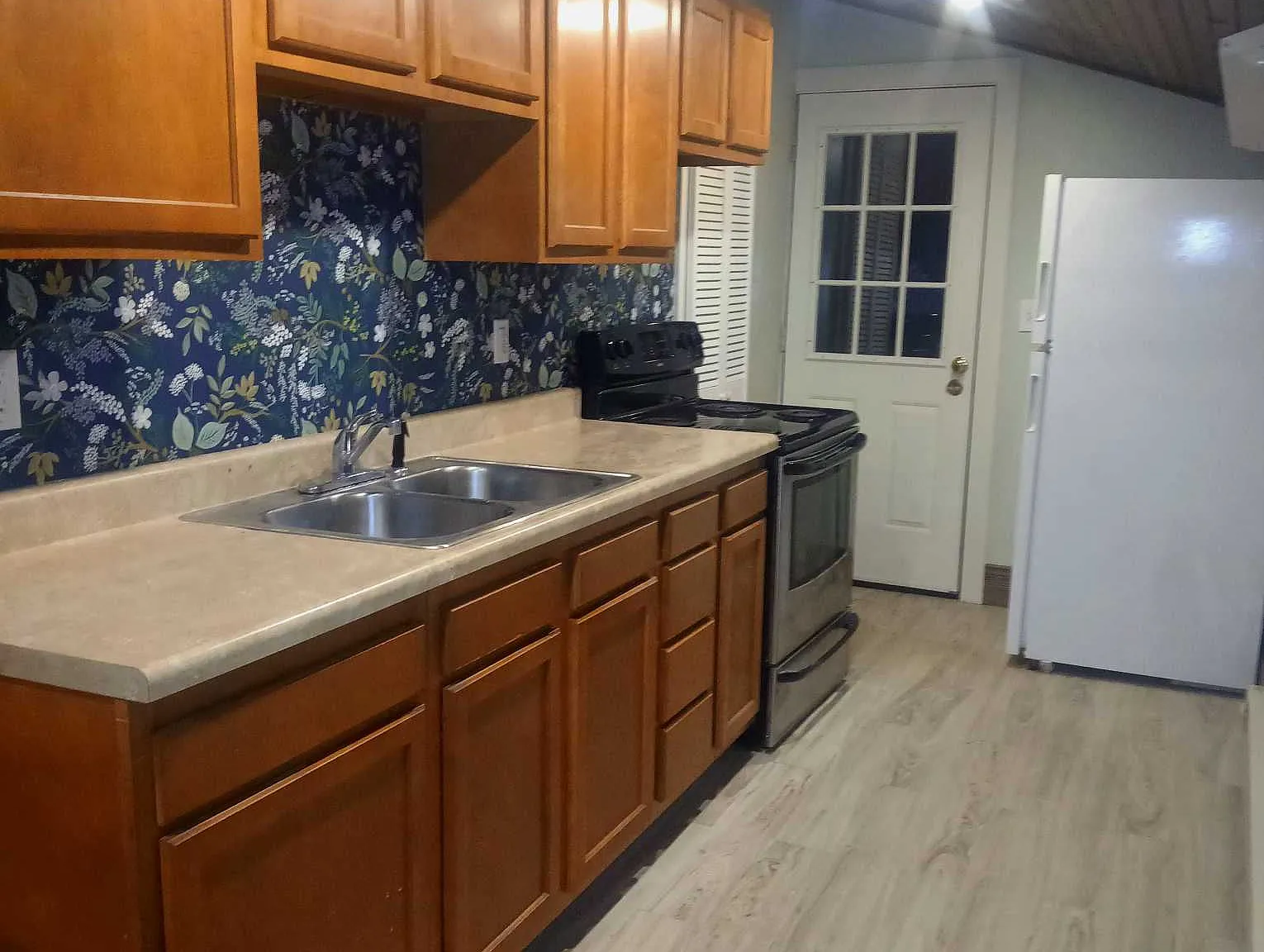 1 bed, 985 sqft, $2,200 — Photo 4