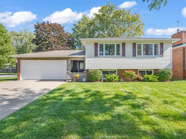 8 Bruce Ave, Leamington, ON N8H 4C3