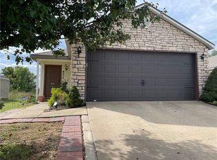 471 Cascade Cir, Springdale, AR 72764