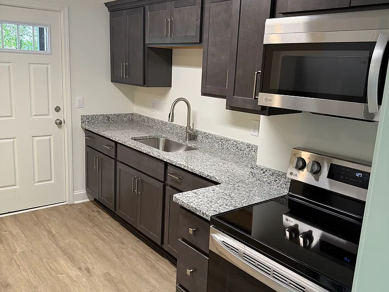 139 Nelson St #201 — Photo 12
