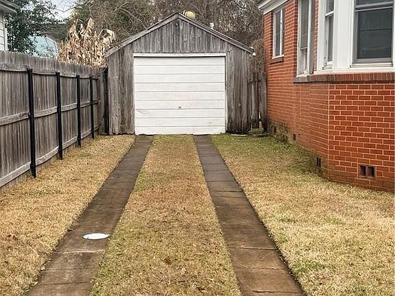 3rd image of 1021 24th St