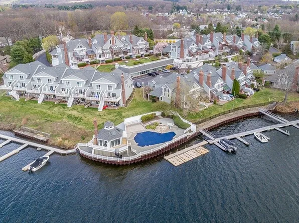 30 Eastern Point Dr, Shrewsbury, MA 01545