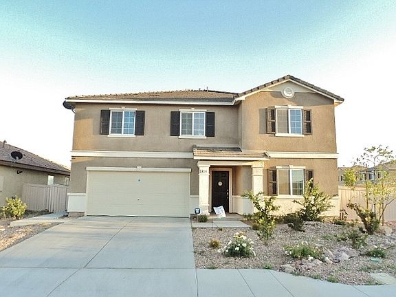 2nd image of 3114 Garnet Ln