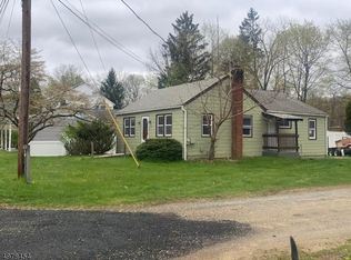 19 Railroad Ave, Netcong, NJ 07857