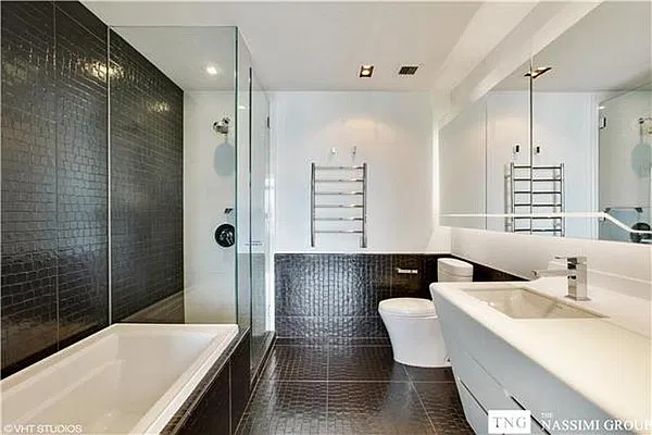 Sold by TNG Nassimi Realty | media 4