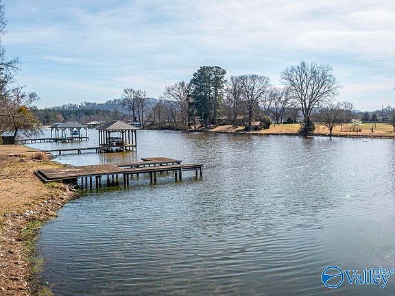 3rd image of 1625 Cedar Bend Rd S