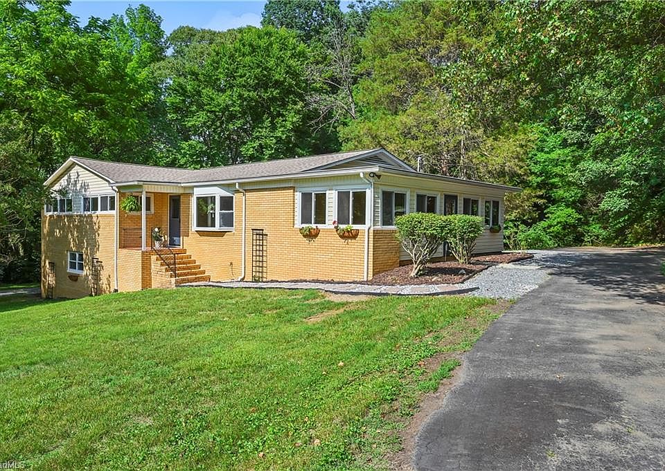 1st image of 3245 Springside Dr