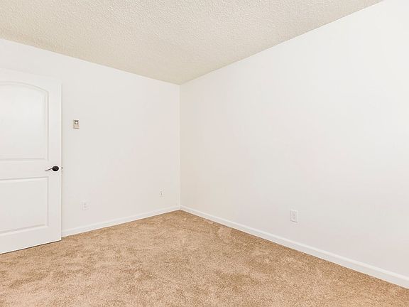 5th image of 1318 Agate St APT H