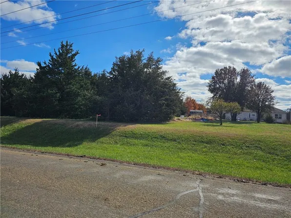 140-150 Choctaw Ln, Mc Louth, KS 66054