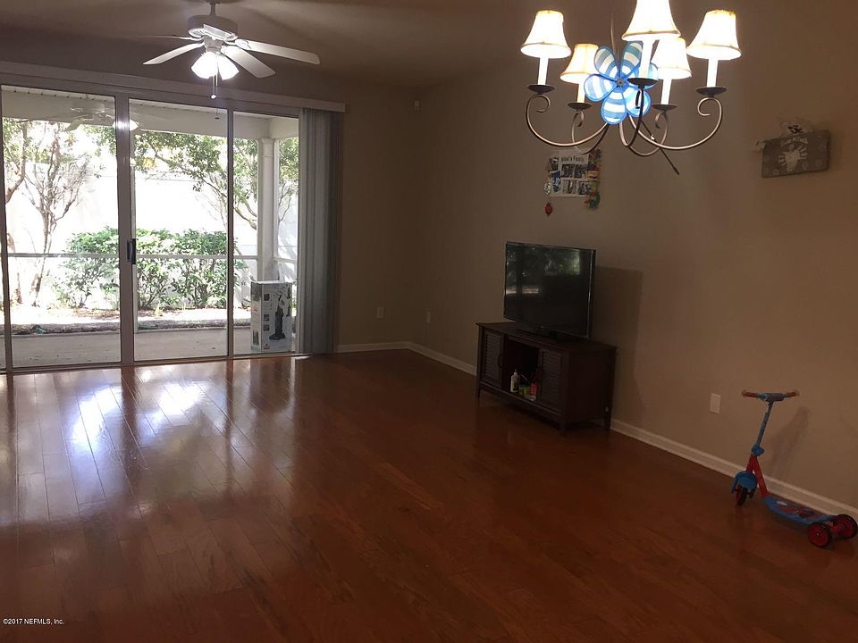 1st image of 4122 Crownwood Dr