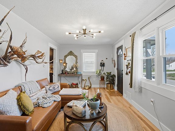 3rd image of 1507 W 38th St