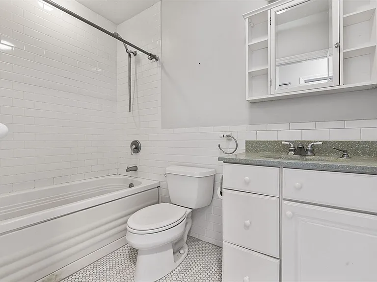 30 Main St #12 — Photo 15