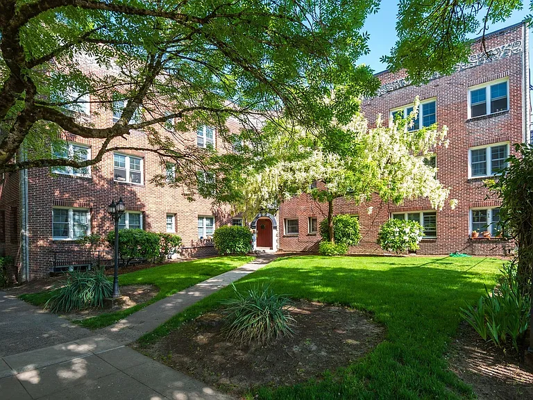 2623 SE Ankeny St — Photo 13