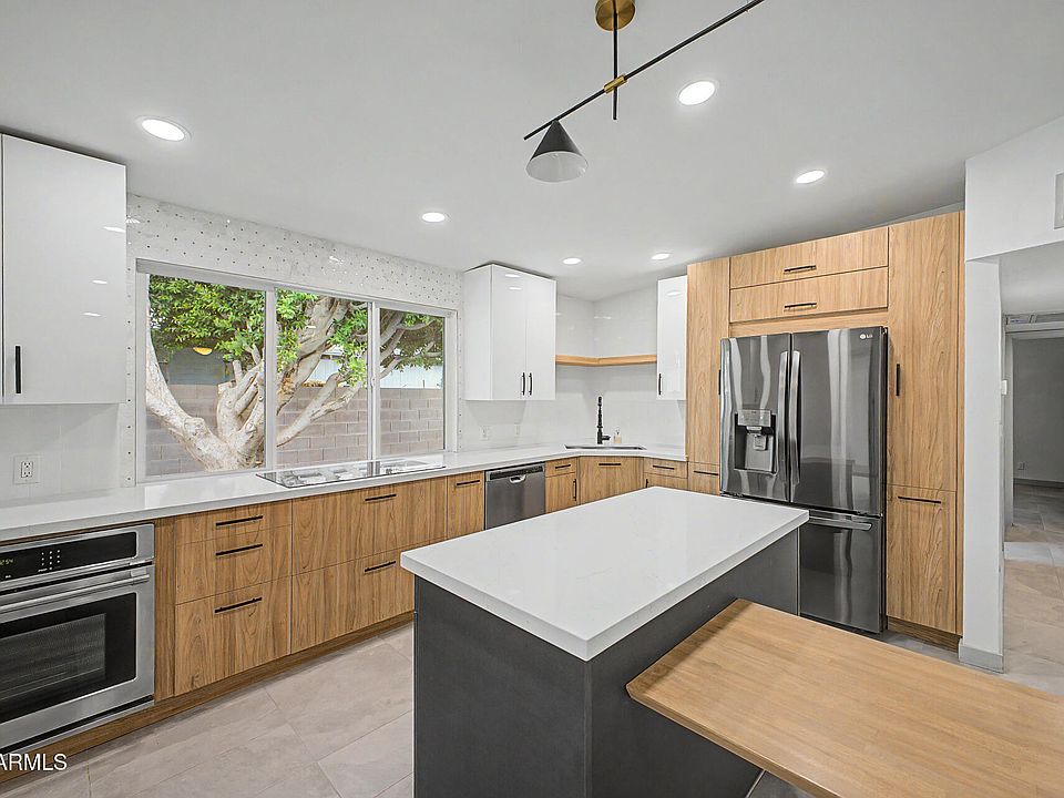 1st image of 440 E BEATRYCE Street