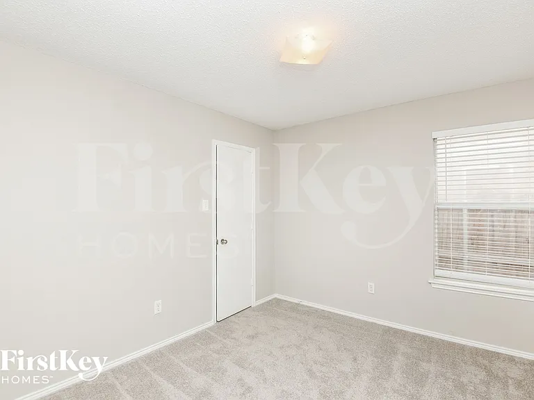 2529 Rivers Edge Dr — Photo 12