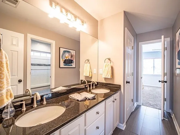 415 Wembley Cir — Photo 15