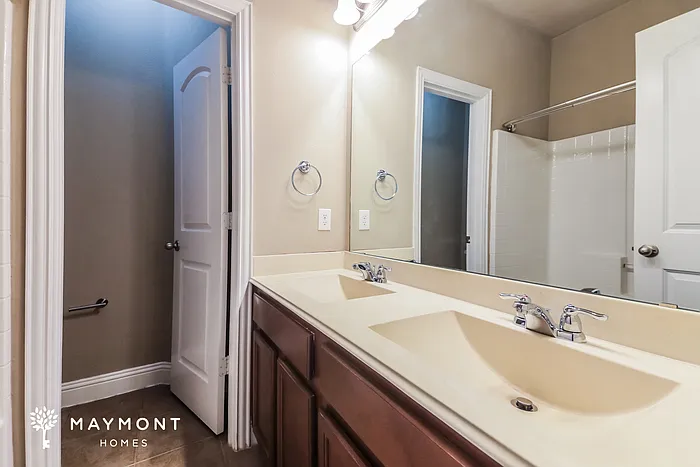 604 Kinghaven Dr — Photo 14