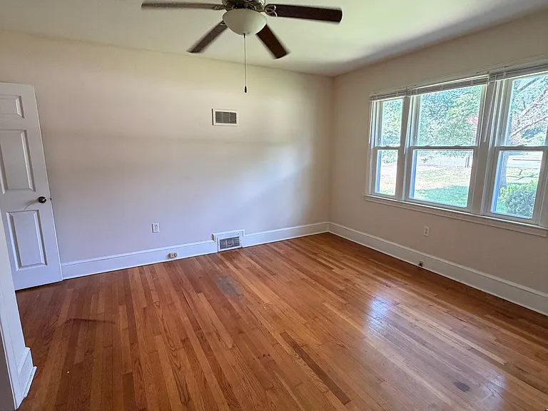 2306 Lane Ave — Photo 9