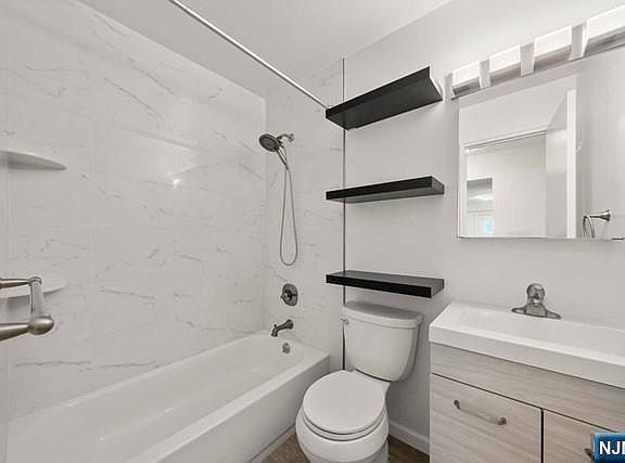 3rd image of 307 Prospect Ave 10G