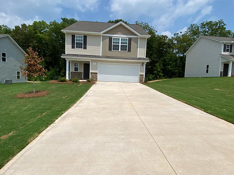 216 Caffee Dr — Photo 1
