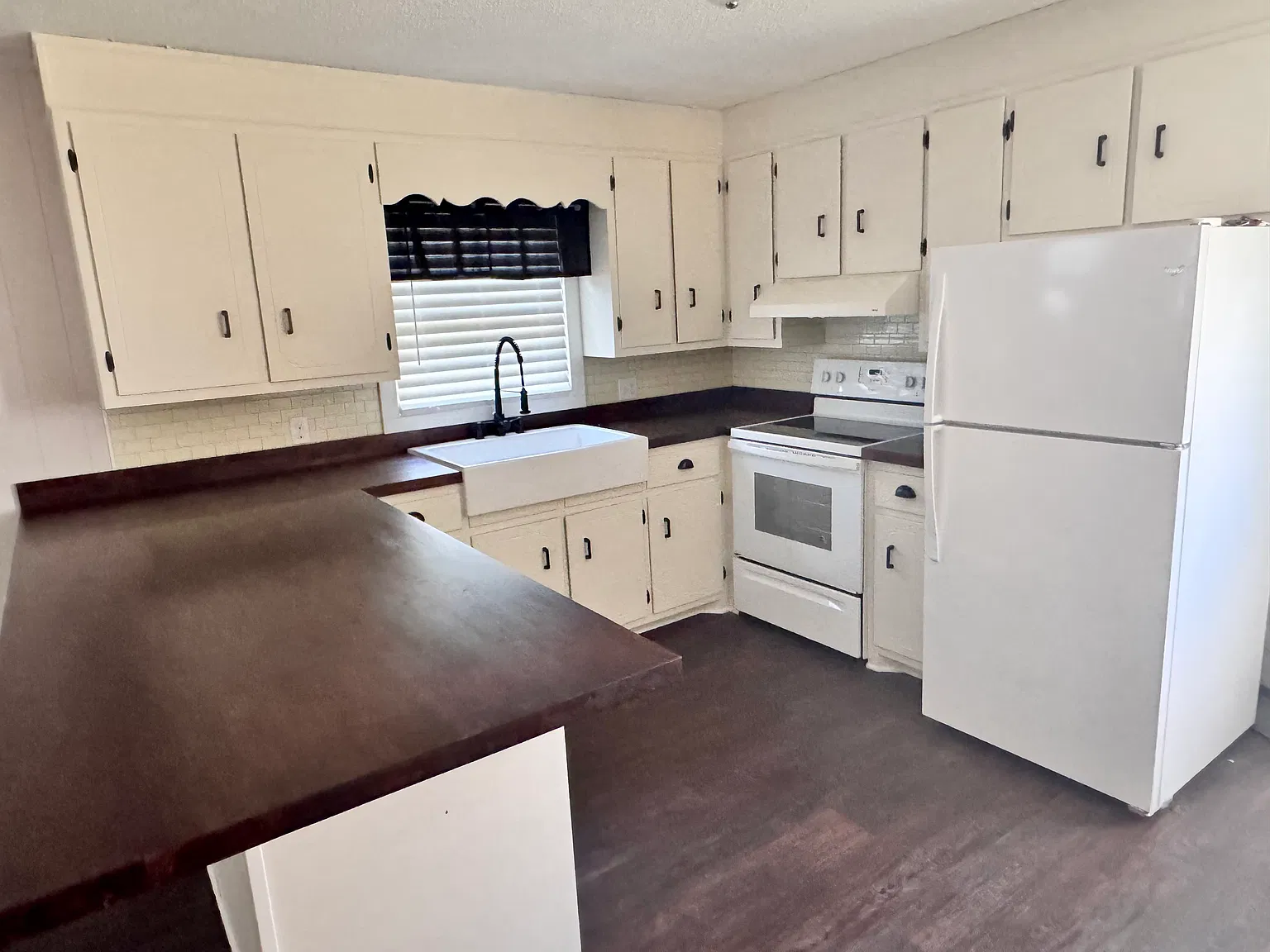 2 bed, 900 sqft, $1,050 — Photo 2
