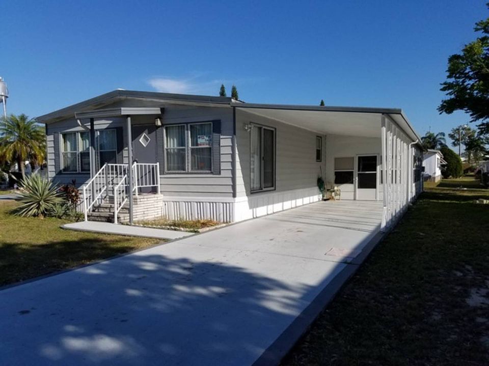 1st image of 22 Green Haven Ln E