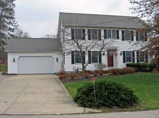 278 Hillside Ln, Chagrin Falls, OH 44022