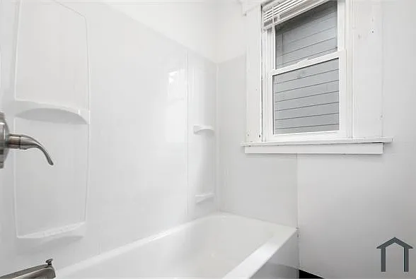 3 bed, 1200 sqft, $1,600 — Photo 3