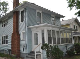 907 Clyde St, Lansing, MI 48915