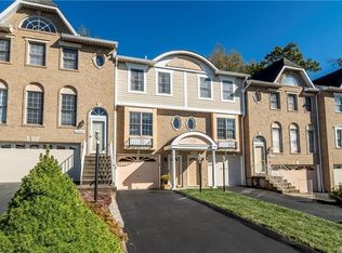 3006 Estate Dr, Oakdale, PA 15071
