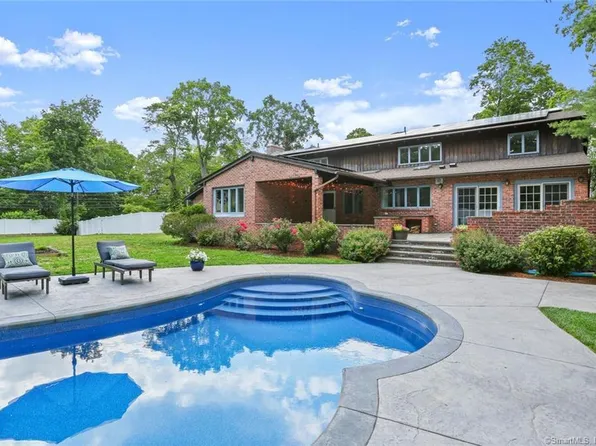 9 Lynam Road, Stamford, CT 06903