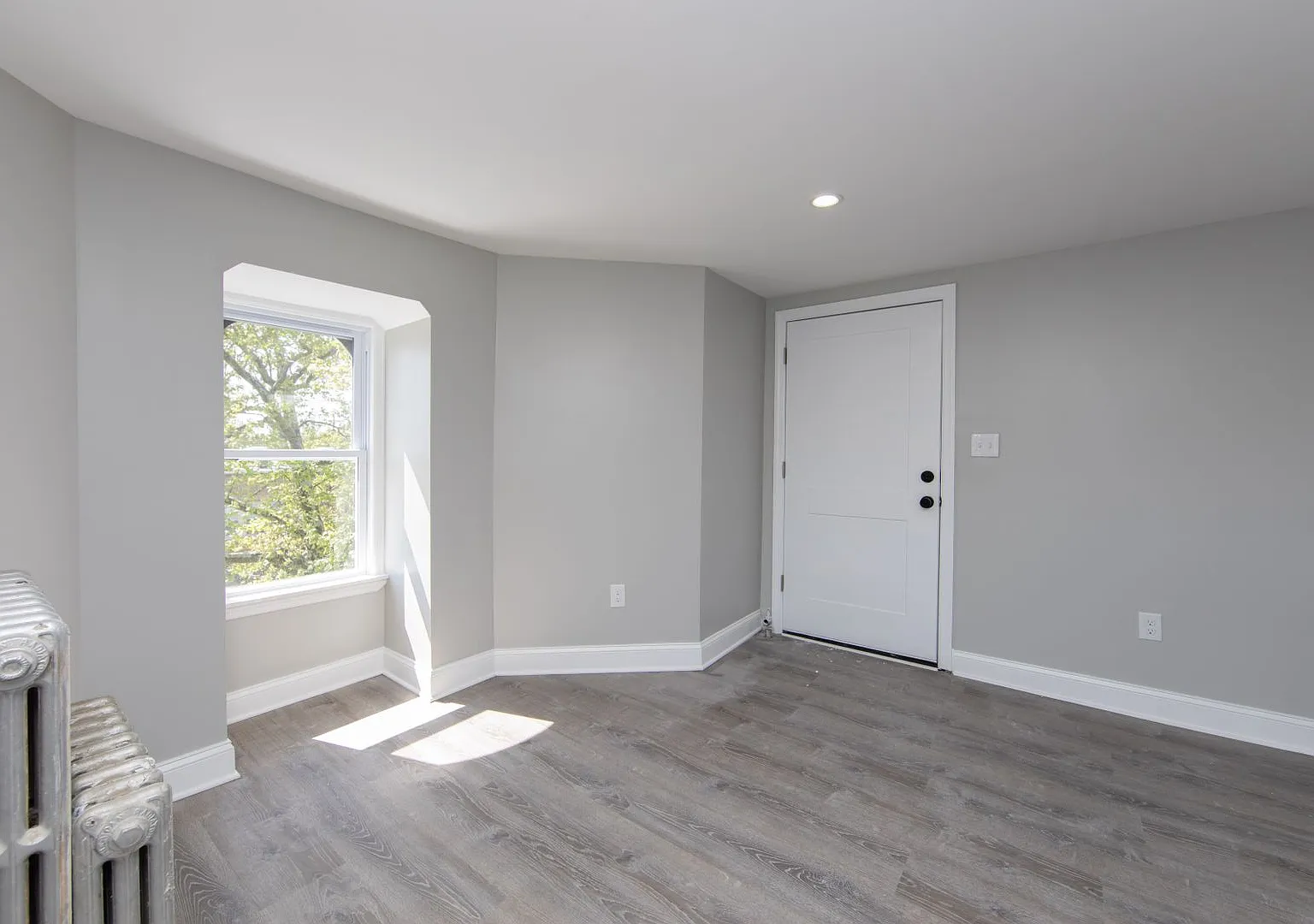 1033 W Collings Ave — Photo 3