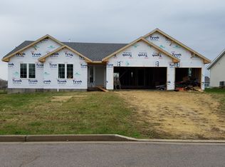 205 Sundance Trl, Capron, IL 61012