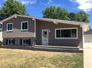 153 Saint Lawrence Blvd, Eastlake, OH 44095