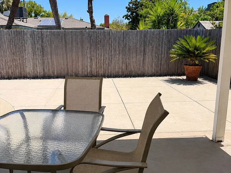 6378 N Poplar Ave — Photo 24