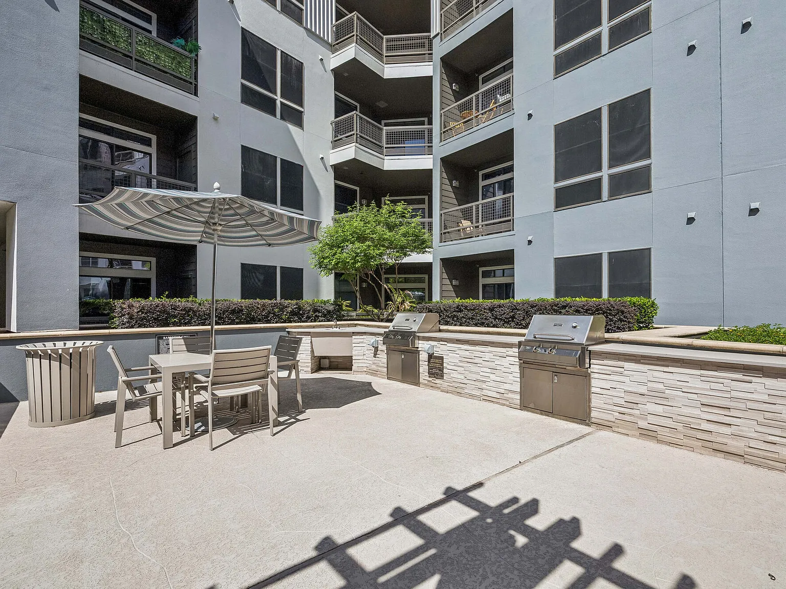 Aston Post Oak — Photo 4