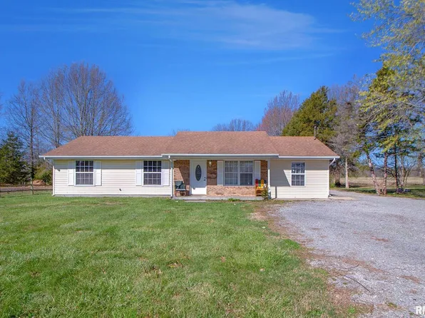 615 N Dent St, Carterville, IL 62918