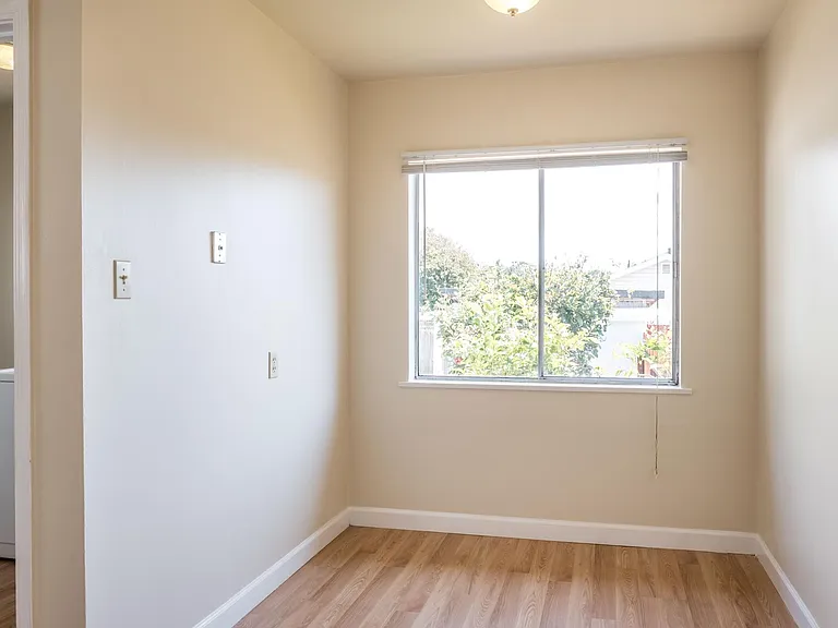 6258 Cypress Ave — Photo 8