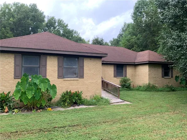 1466 Spring Meadow Ln, Suffolk, VA 23432
