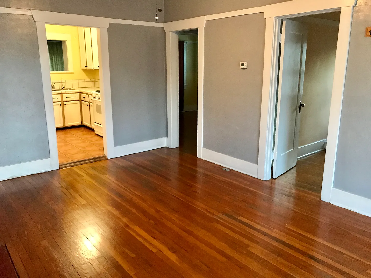 3 bed, 1000 sqft, $1,600 — Photo 4