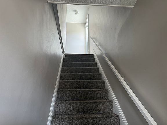 2nd image of 423 Hancock St #3