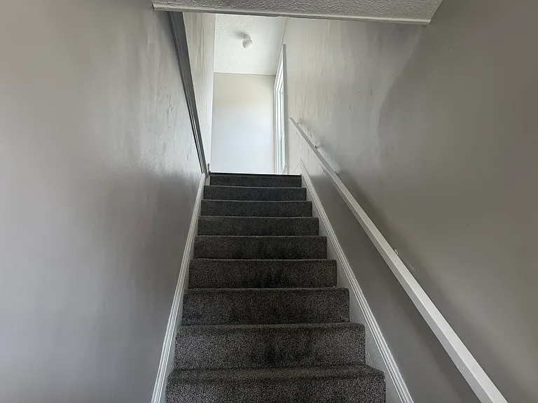 423 Hancock St #3 — Photo 2