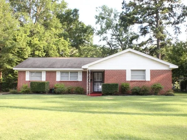 3618 Royal Crest Dr, Montgomery, AL 36109