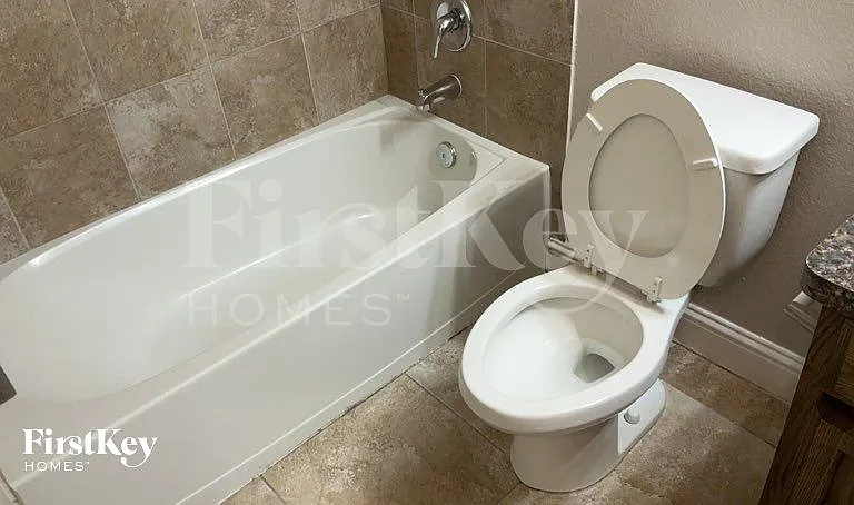 610 Canvas Ct — Photo 10