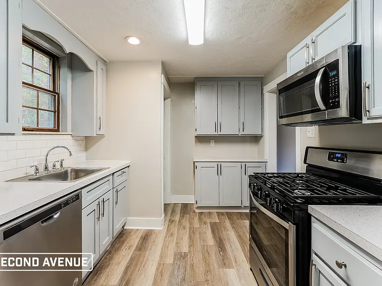 1304 Bellaire Pl — Photo 4
