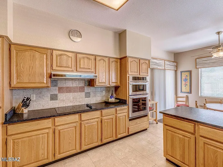 836 E Camino Diestro — Photo 16
