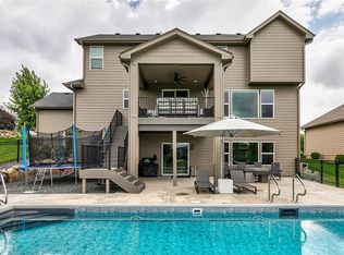 4730 152nd St, Urbandale, IA 50323