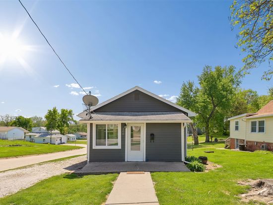 200 Fulton Dr, Des Moines, IA 50315