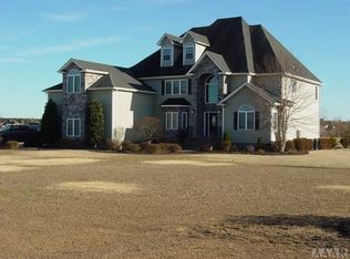 126 Regency Cir, Moyock, NC 27958